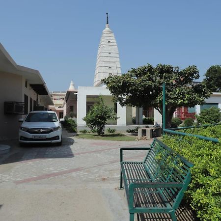 Radha Madhav Ashram Vrindāvan Esterno foto