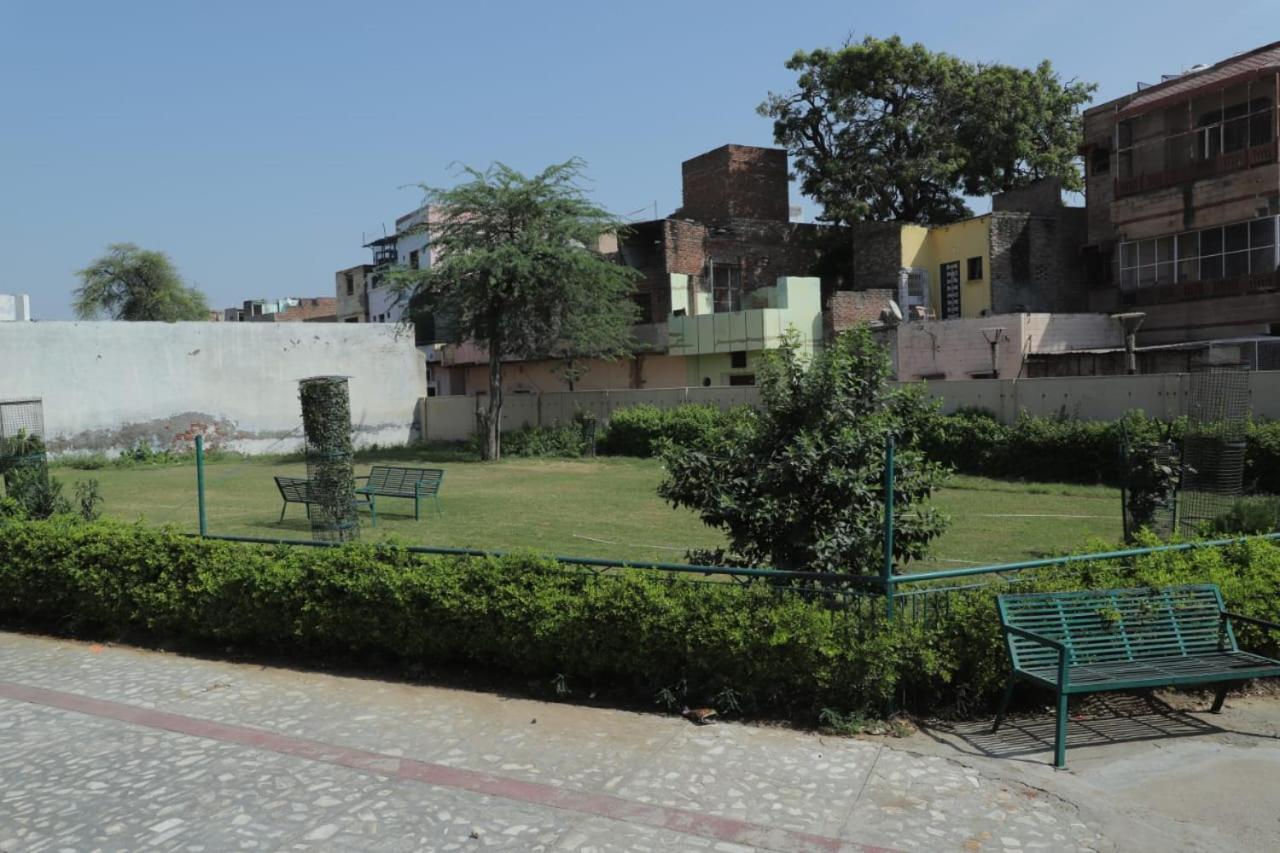 Radha Madhav Ashram Vrindāvan Esterno foto